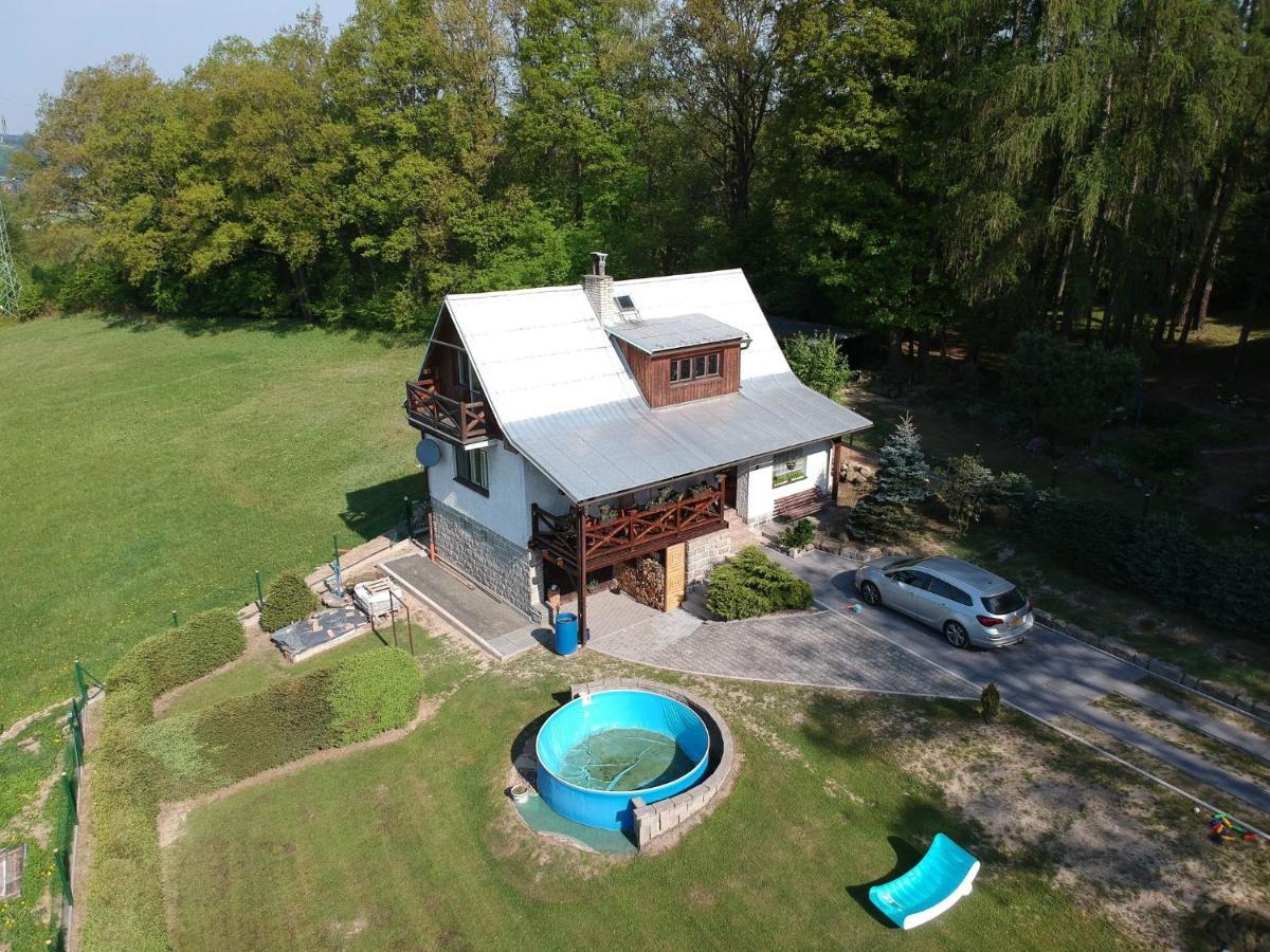 Вилла House With The Pool And Fenced Garden Hnanice  Экстерьер фото
