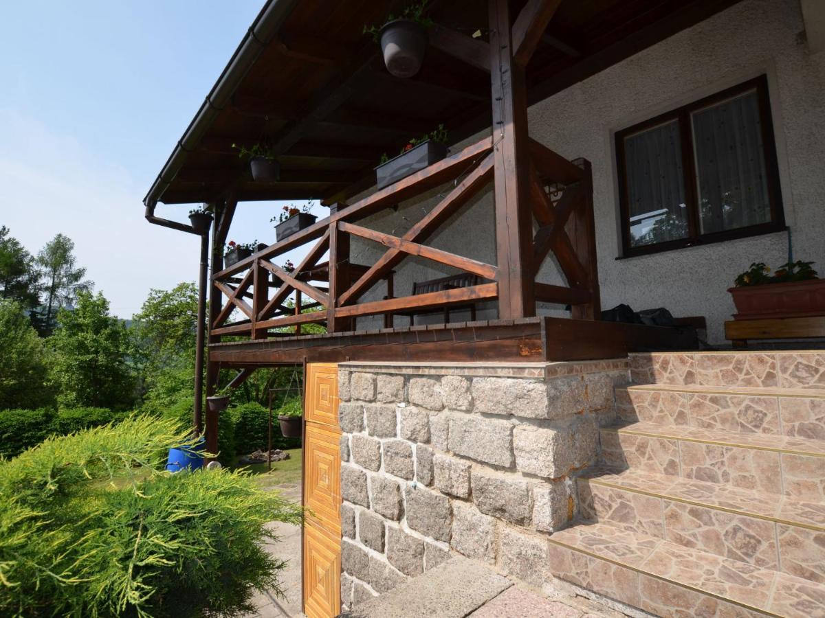 Вилла House With The Pool And Fenced Garden Hnanice  Экстерьер фото